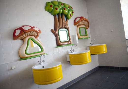 Kindersanitair bij Sint Maartenszee.jpg Kindersanitair bij Sint Maartenszee.jpg