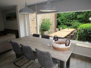 Tafel woonkamer.jpg