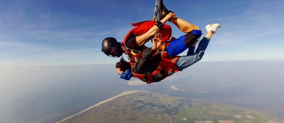 Parachutespringen boven Texel